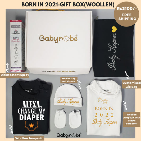 Born in 2022 Woollen (Unisex Gift Box)